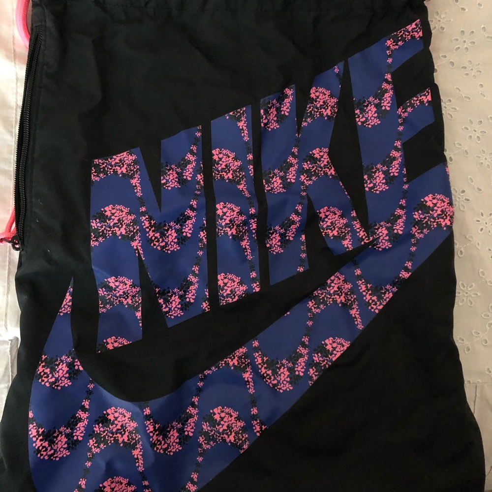 Nike extra large draw sting backpack